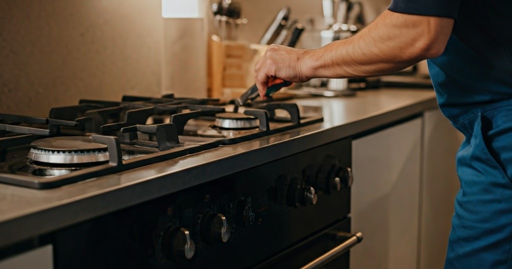 Quick Fixes: How to Fix a Leaky Gas Range Connection | GE Monogram Inc Repair